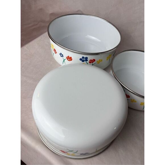 Vintage Enamel Bowl Set - Picture 4 of 8